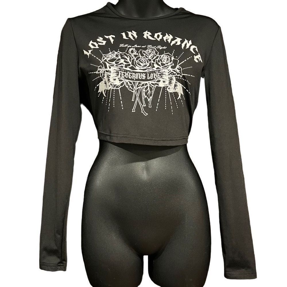 Lost in Romance Long Sleeve Cropped Shirt Crop Top Women’s Medium